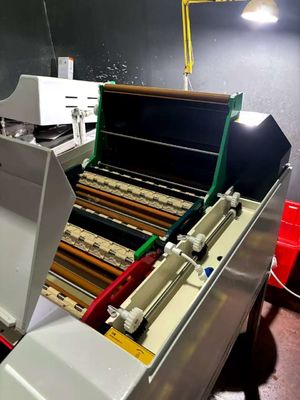 Kolay Taşınabilirlik NDT Film İşlemcisi En fazla 450 mm genişliği ve en az 50 × 100 mm film boyutu ile