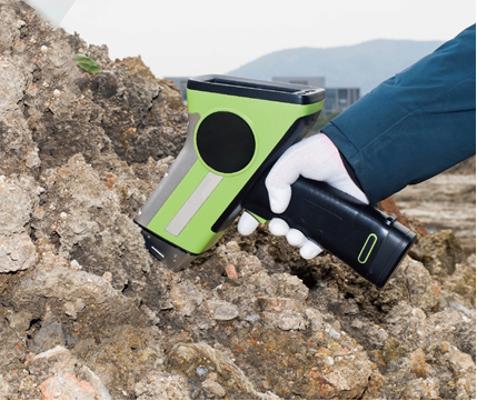 HXRF-800 Mg'den U Analiz Arasındaki Hafif 1.5Kg ve -10 °C ~ 50 °C Çalışma Sıcaklığı ile Elde XRF Toprak Ağır Metal Dedektörü