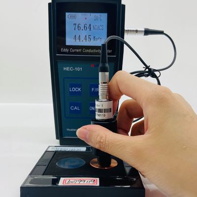 HEC-101 60KHz Eddy Akım Elektrik İletişimliliği Denetleyicisi % IACS MS/m Çift Birim Otomatik Sıcaklık Telafi Alüminyum Bakır Alaşım İletişimliliği Ölçü