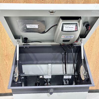 HUATEC-8DJ Nabız Yüksek Voltajlı Jeomembran Sızıntı Detektörü 0.6 ~ 31.5KV Jeotekstil Pinhole Crack Sızıntı Deneme Aracı