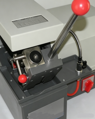 HC-300E Metalografik Numune Kesme Makinesi Su Soğutma Laboratuvarı Numune Kesici